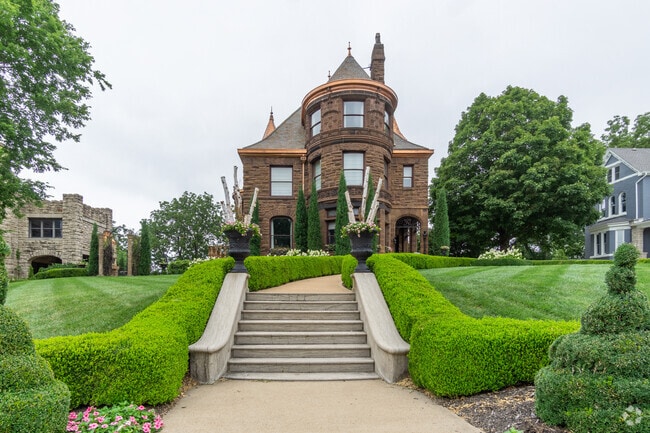 Victorian homes from early in Kansas City's history are concentrated in Scarritt Renaissance.