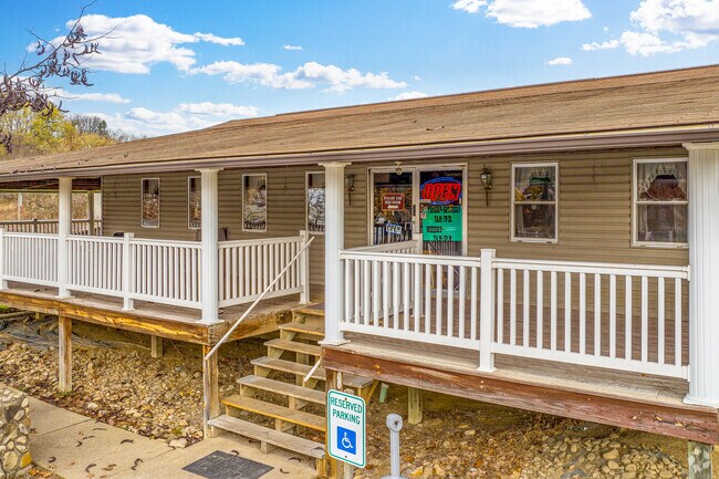 Locals often visit B&B Family Diner for Sunday brunch near Franklin Township.
