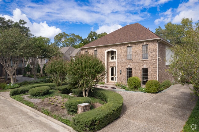 Hilshire Village has a diverse range of homes showcasing its rich history and heritage.