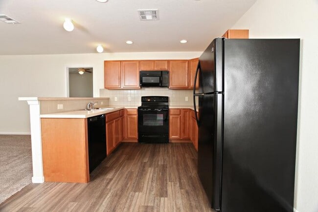 Cottonwood Crossing, Newton, KS 67114 - photo 7