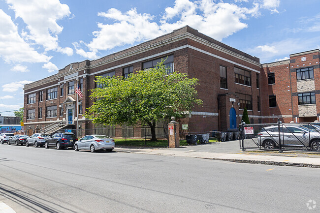 The student-teacher ratio at the Woodrow Wilson Elementary School is 12:1.