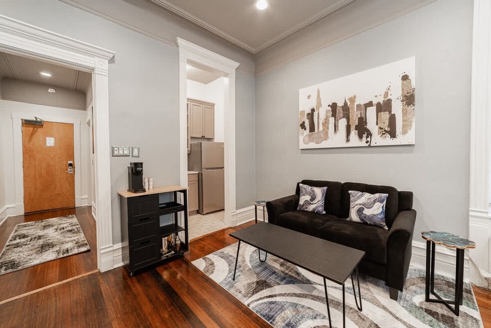 68 E Cedar St unit ID1360101P, Chicago, IL 60611 - photo 1