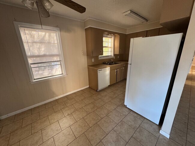 2 Stevens Cir, Hooks, TX 75561 - photo 3