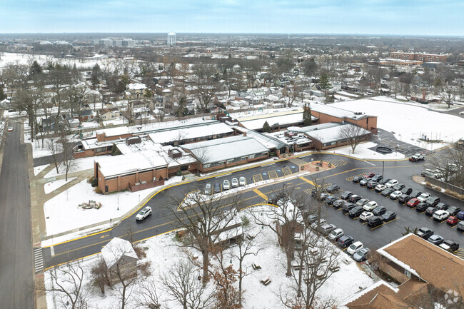 Kipling Elementary School is a public school located in Deerfield.