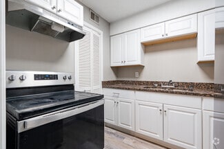 1630-1634 Greentree Blvd, Clarksville, IN 47129