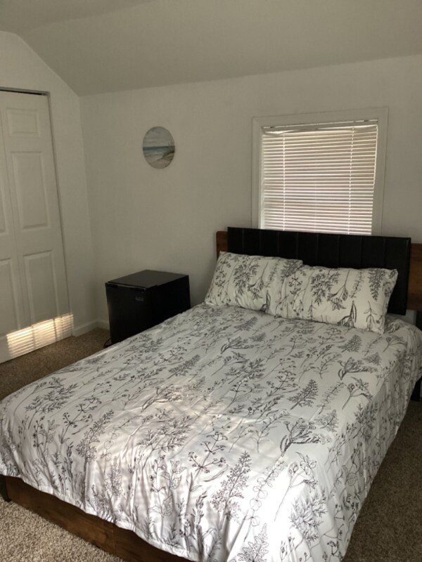 9 Aylwin Rd, Portsmouth, VA 23702