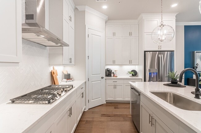 1275 N Point Dr unit 36306171, Alpharetta, GA 30022 - photo 6