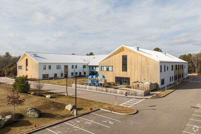 Students in grades K-8 can attend Benjamin Franklin Classical Charter Public School in Franklin.