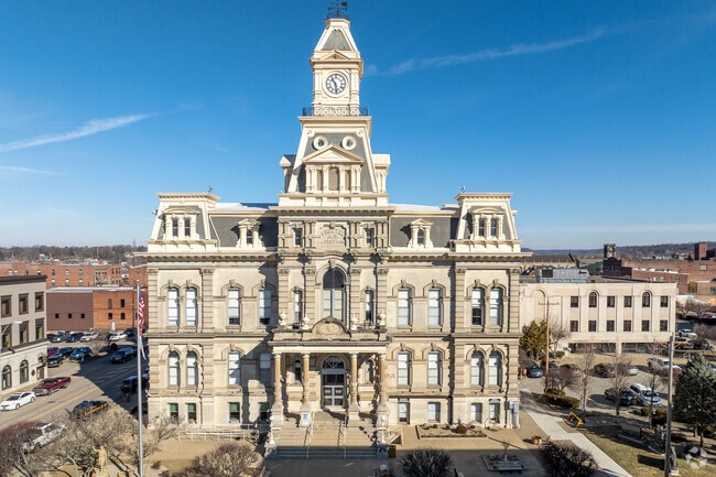 With its grand dome, the Zanesville courthouse is one of the city’s most historic buildings.