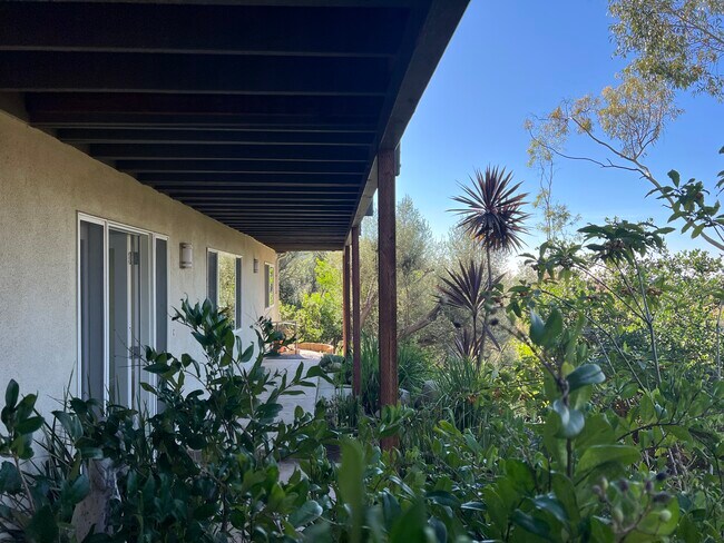 3623 Serra Rd unit Hillside Unit, Malibu, CA 90265 - photo 7