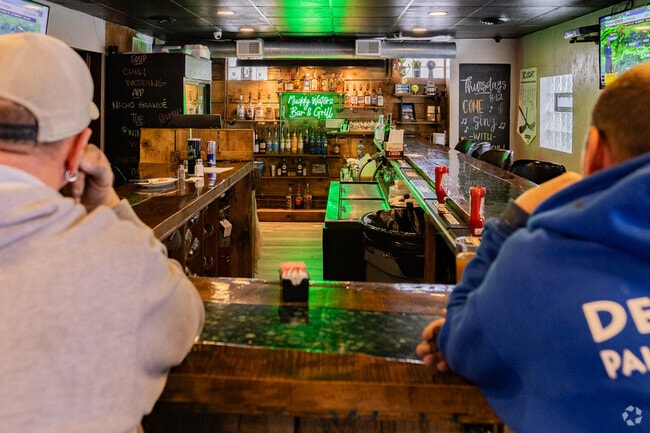 Muddy Waterz Bar & Grill is a favorite place to grab a drink in Greenock.