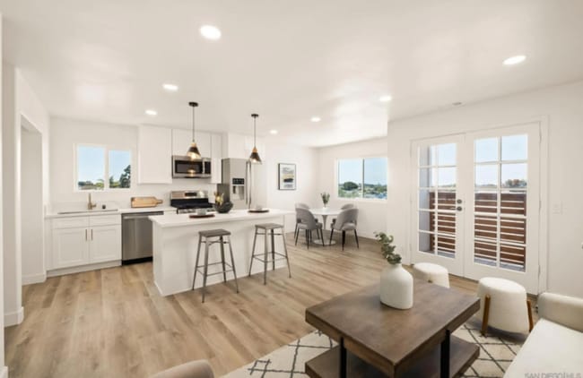 3781 Ashford St unit B, San Diego, CA 92111 - photo 4