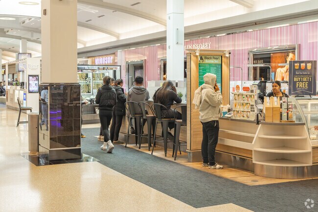 Springfield Gardens residents like that Green Acres Mall is just a short distance away.