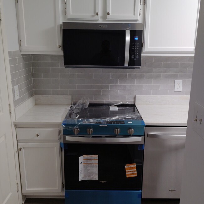 2040 Alice Ave unit 201, Oxon Hill, MD 20745 - photo 3