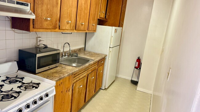 225 Saint Pauls Ave unit 11J, Jersey City, NJ 07306 - photo 4