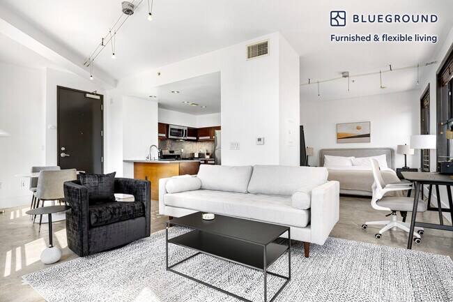 810 S Spring St unit FL11-ID1359, Los Angeles, CA 90014 - photo 4