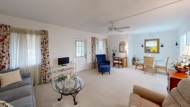 122 Lake Pine Cir unit B-1, Greenacres, FL 33463 - photo 2