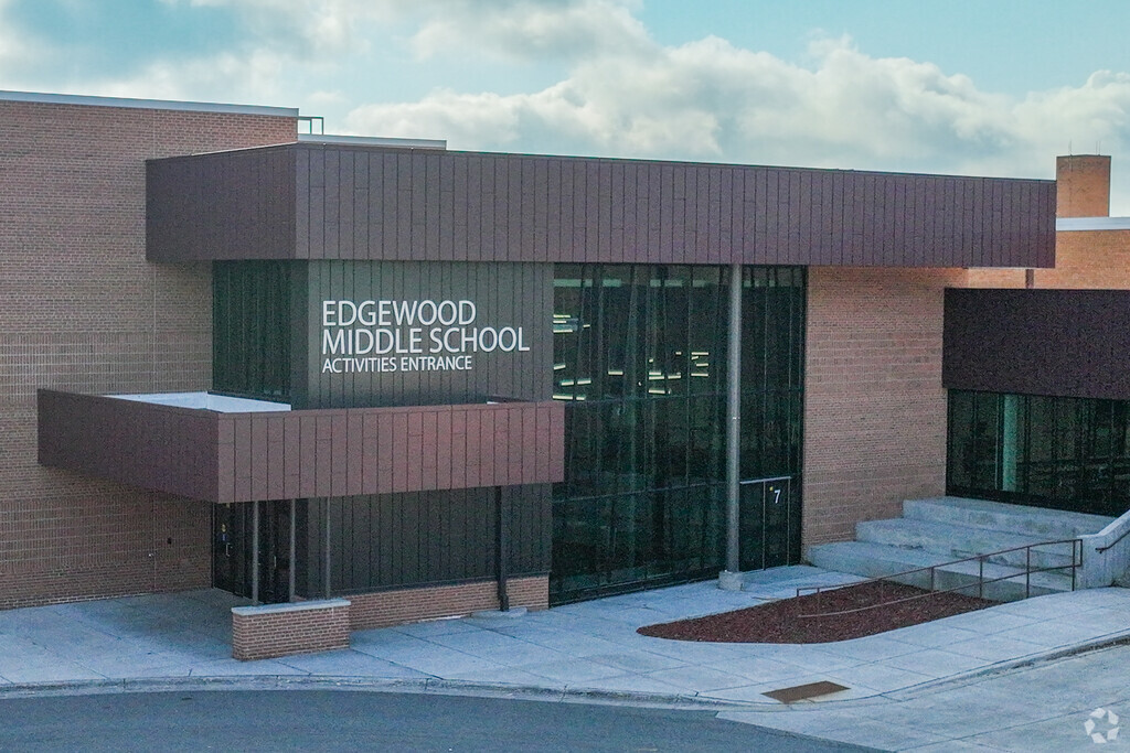 Mounds View students excel at Edgewood Middle School.