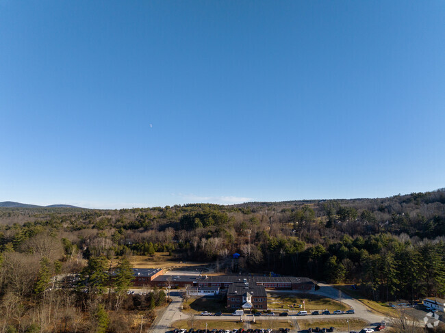 New Boston Central School in New Boston, NH serves grades K-5.
