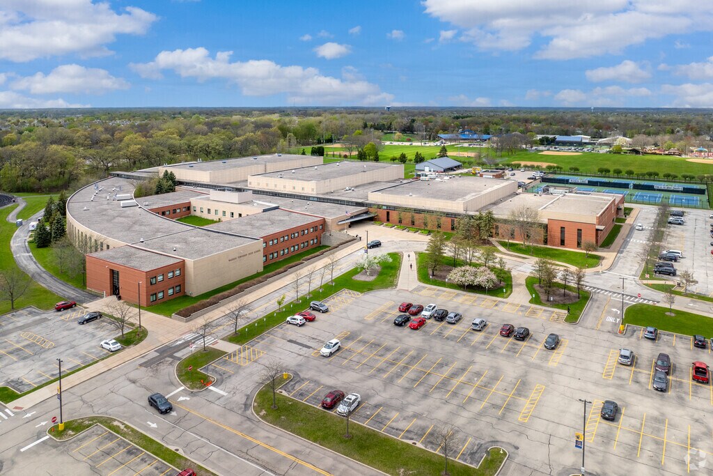 Warren Township High School - Almond Campus is a public school located in Gurnee.