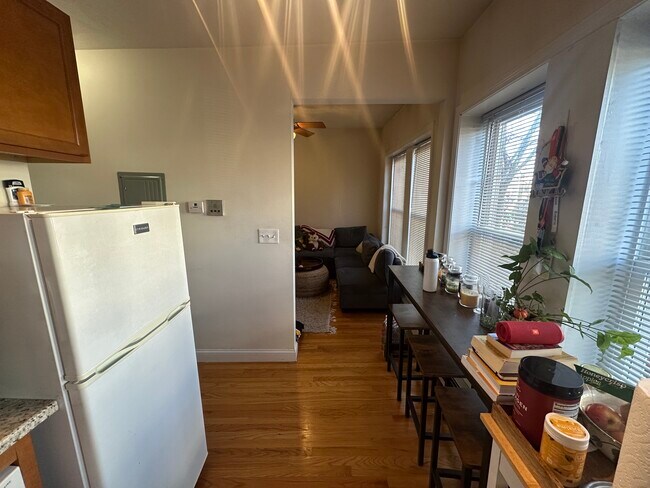1046 Cambridge St unit 4F, Cambridge, MA 02139 - photo 5