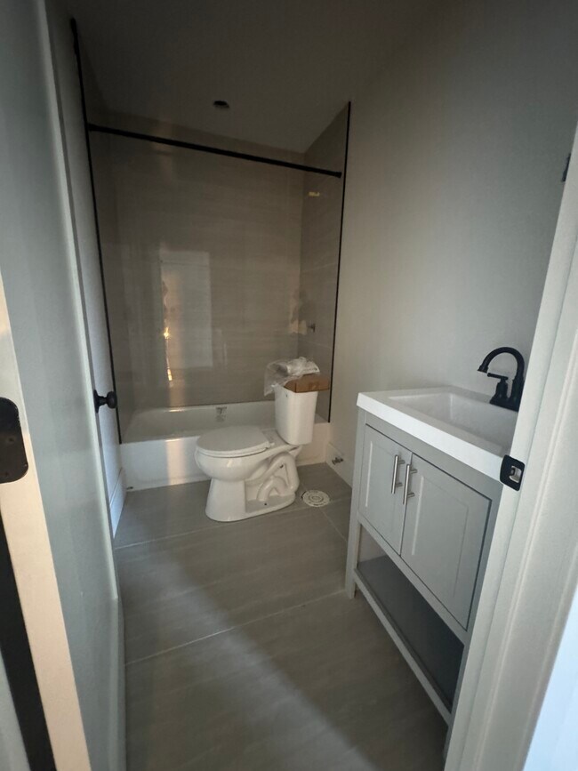 10 Hunting St unit 2, Cambridge, MA 02141 - photo 3