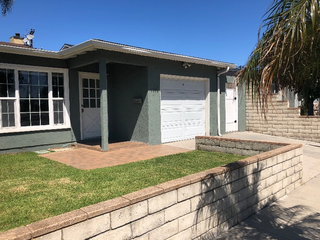 4564 Onondaga Ave, San Diego, CA 92117 - photo 3