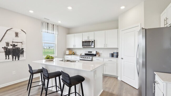 11230 N Greenthread Dr, Monrovia, IN 46157 - photo 4