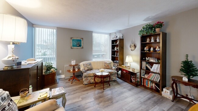 715 W Michigan Ave unit 202, Jackson, MI 49201 - photo 2