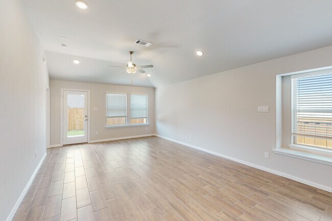 7617 Sunset Valley Ln unit 36499087, Ponder, TX 76259 - photo 7