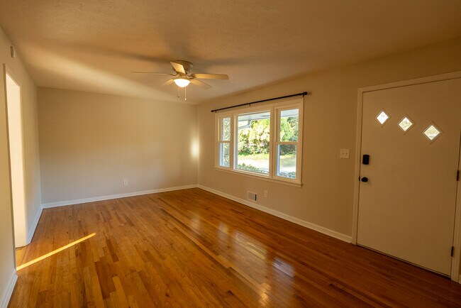 4698 Garrett Dr SW, Mableton, GA 30126 - photo 6