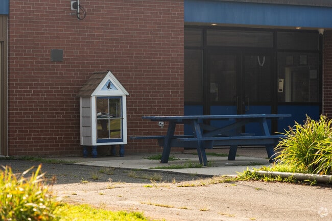 Fausey Elementary School is located in West Springfield, MA.