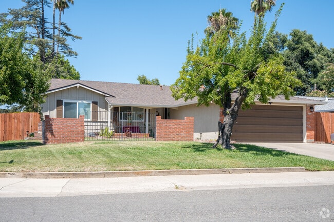 Ranch style homes with roomy front and back yards are available in the College Glen neighborhood.