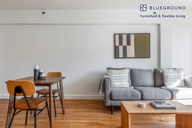 101 W 15th St unit FL6-ID1320, New York, NY 10011 - photo 2