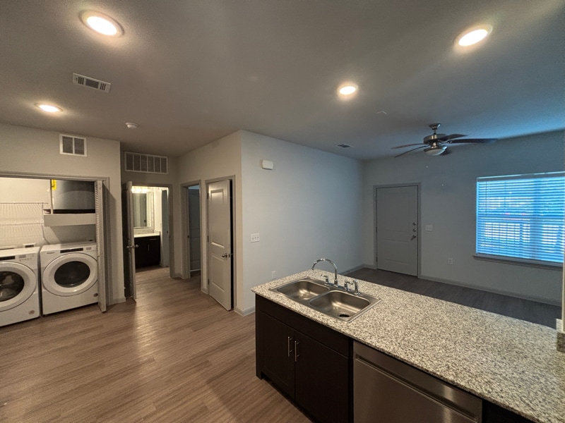 950 Fm2001 unit b4, Buda, TX 78610 - photo 1