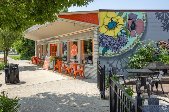 Holly Cafe serves fresh pastries and baked goods.