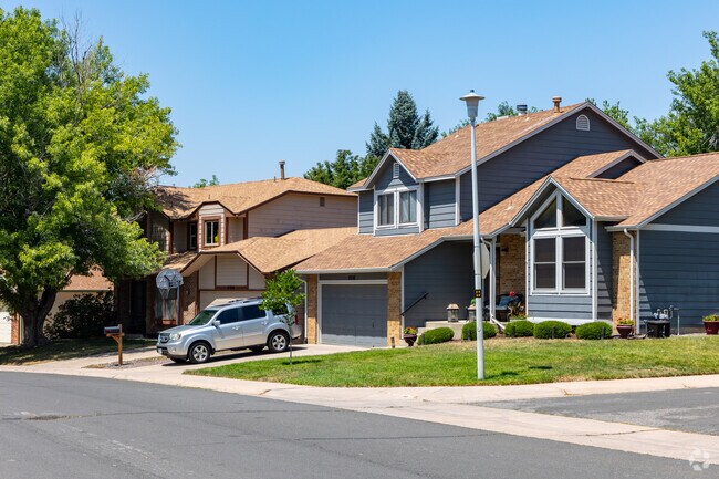 Rows of homes sit on well-manicured lawns in Lakeshore, Aurora.
