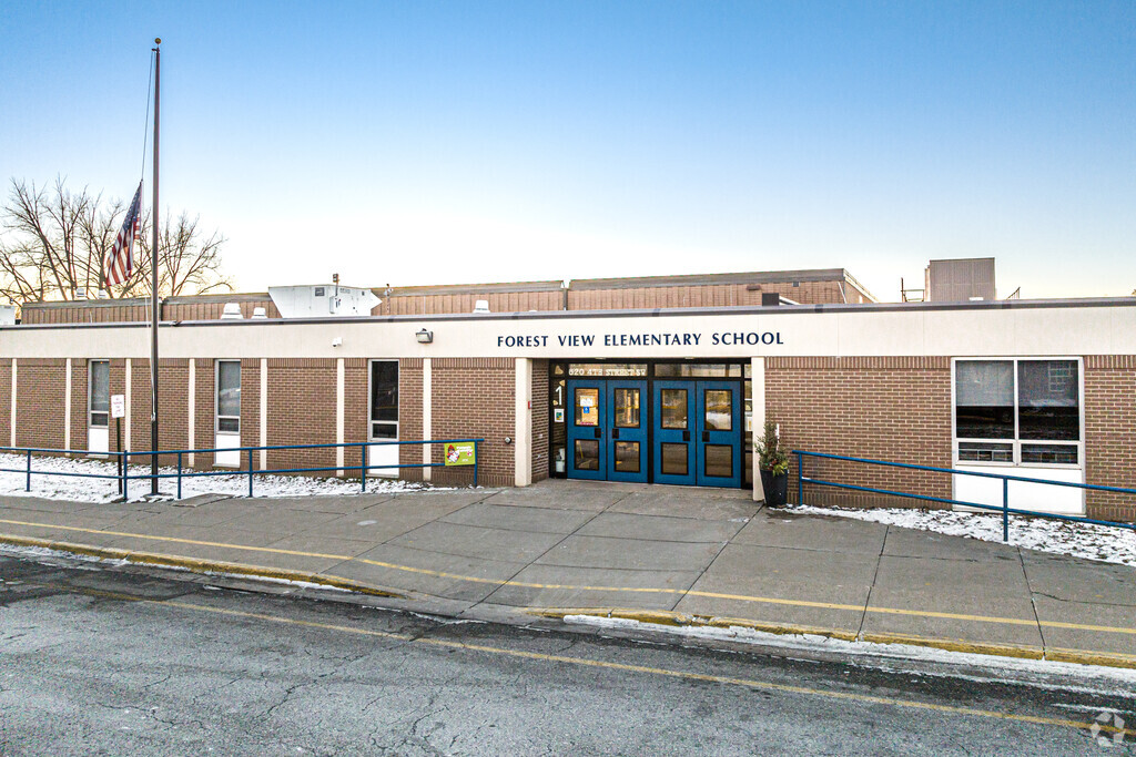 Forest View Elementary is located in Forest Lake MN.
