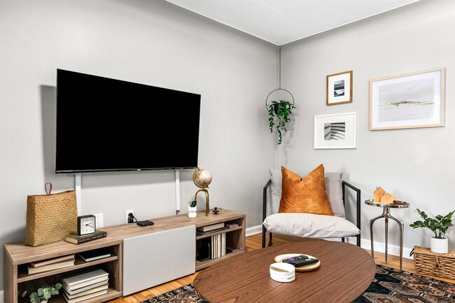 8254 Mary Ann Ave unit ID1032366P, Shelby Township, MI 48317 - photo 2