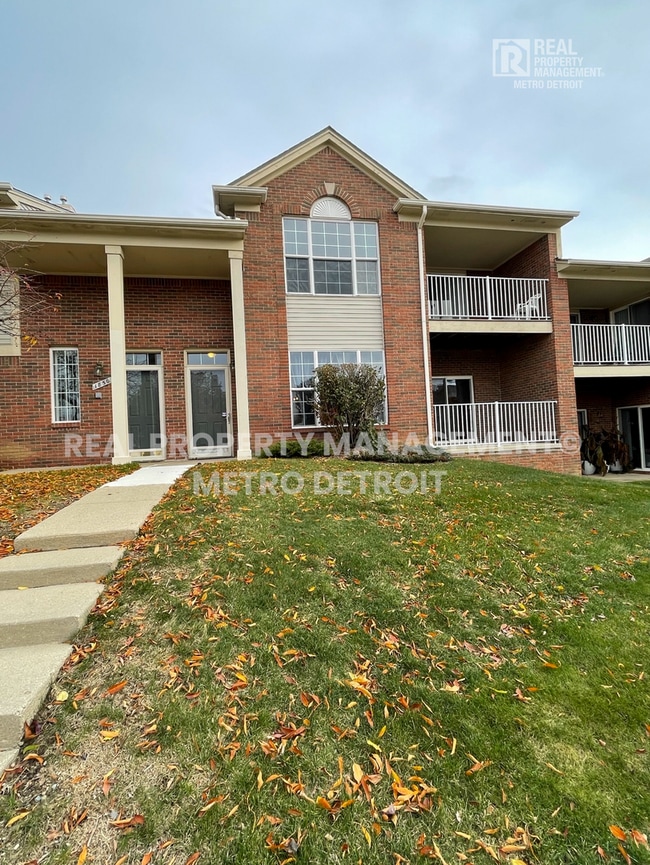 1852 Flagstone Cir Unit 52, Rochester, MI 48307