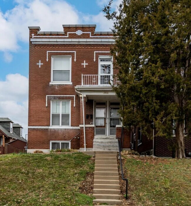 3919 Michigan Ave Unit 2F, St. Louis, MO 63118
