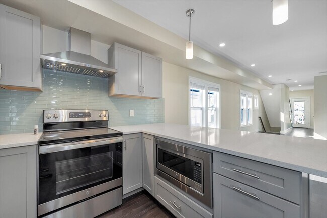 43 Wright Ave unit 2, Medford, MA 02155 - photo 5