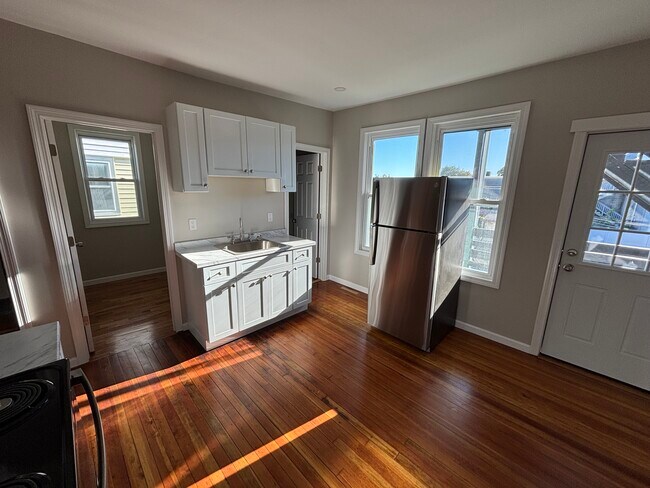 3 Margaret St unit 2nd floor, Chicopee, MA 01013 - photo 3