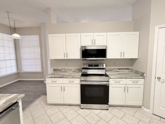 1930 Hollington Dr, Jacksonville, FL 32246 - photo 7