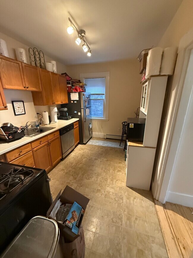 74 Gore St unit 2, Cambridge, MA 02141 - photo 3