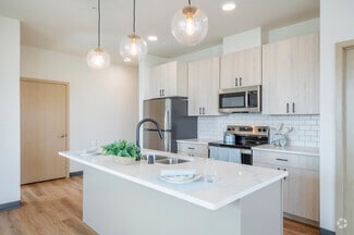 1050 E Main St, Sun Prairie, WI 53590