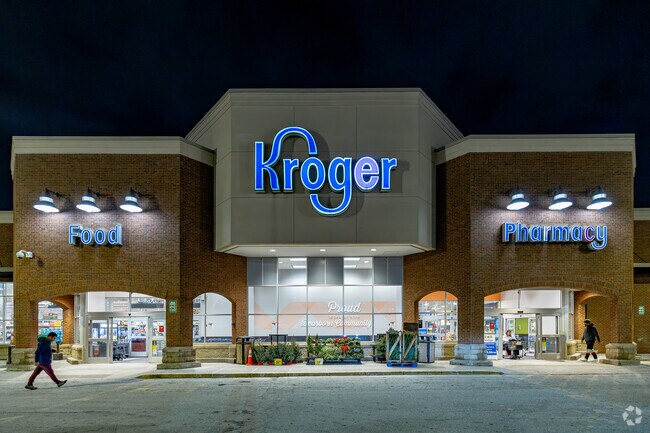 Grocery shoppers in Dearborn Heights can shop Kroger in the north or Aldi south.