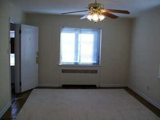 572 Howell Ave Unit 1, Cincinnati, OH 45220