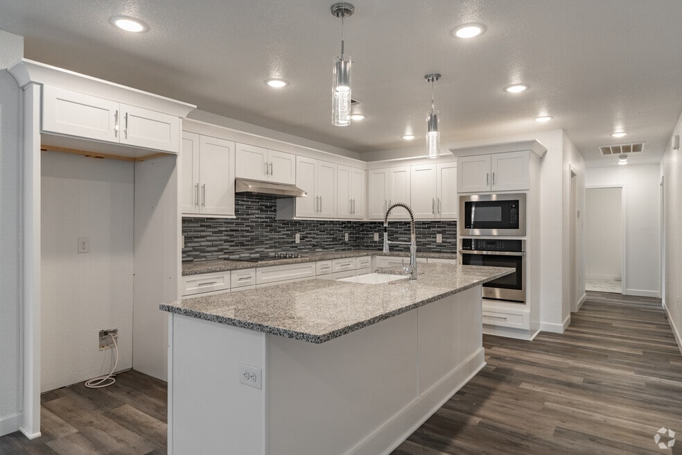 Oak Tree Manor Duplexes, Jonesboro, AR 72401 - photo 1