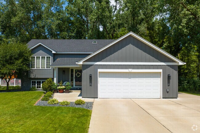 A nice split-level home in Vadnais Heights